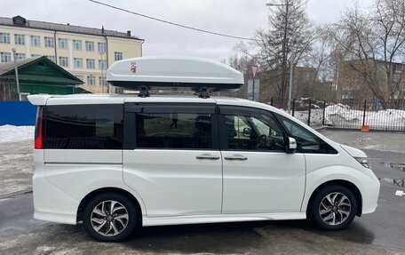Honda Stepwgn IV, 2017 год, 2 700 000 рублей, 2 фотография