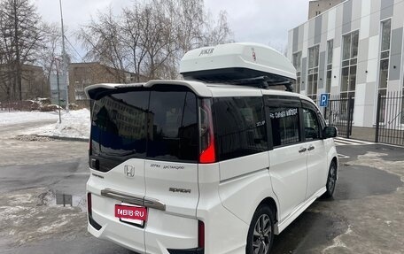 Honda Stepwgn IV, 2017 год, 2 700 000 рублей, 3 фотография