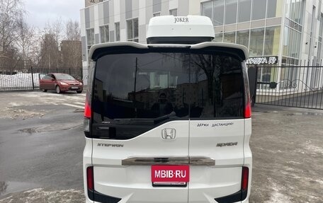 Honda Stepwgn IV, 2017 год, 2 700 000 рублей, 4 фотография