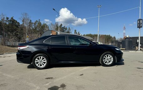 Toyota Camry, 2019 год, 2 800 000 рублей, 11 фотография