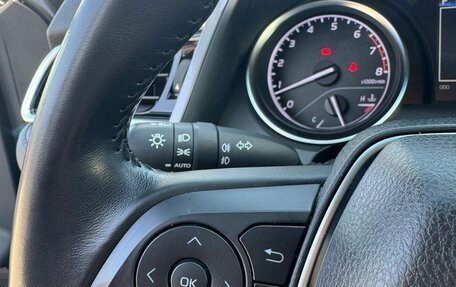 Toyota Camry, 2019 год, 2 800 000 рублей, 10 фотография