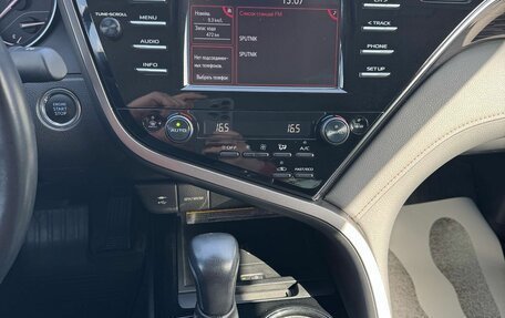 Toyota Camry, 2019 год, 2 800 000 рублей, 8 фотография