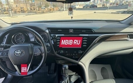 Toyota Camry, 2019 год, 2 800 000 рублей, 4 фотография