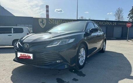 Toyota Camry, 2019 год, 2 800 000 рублей, 5 фотография