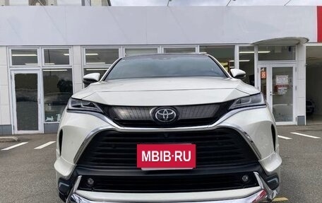 Toyota Harrier, 2022 год, 2 810 000 рублей, 2 фотография