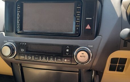 Toyota Land Cruiser Prado 150 рестайлинг 2, 2015 год, 3 395 000 рублей, 2 фотография