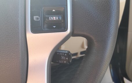 Toyota Land Cruiser Prado 150 рестайлинг 2, 2015 год, 3 395 000 рублей, 3 фотография