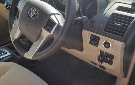 Toyota Land Cruiser Prado 150 рестайлинг 2, 2015 год, 3 395 000 рублей, 4 фотография