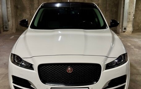 Jaguar F-Pace, 2017 год, 3 400 000 рублей, 4 фотография