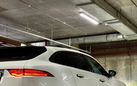 Jaguar F-Pace, 2017 год, 3 400 000 рублей, 14 фотография