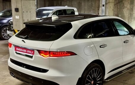 Jaguar F-Pace, 2017 год, 3 400 000 рублей, 13 фотография
