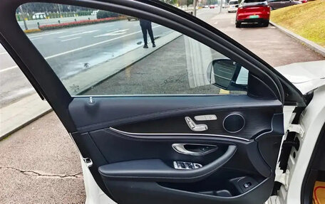 Mercedes-Benz E-Класс, 2020 год, 3 250 000 рублей, 6 фотография