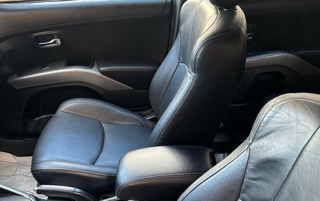 Mitsubishi Outlander III рестайлинг 3, 2010 год, 1 250 000 рублей, 11 фотография