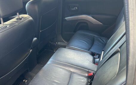 Mitsubishi Outlander III рестайлинг 3, 2010 год, 1 250 000 рублей, 10 фотография