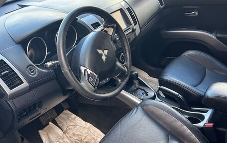 Mitsubishi Outlander III рестайлинг 3, 2010 год, 1 250 000 рублей, 12 фотография
