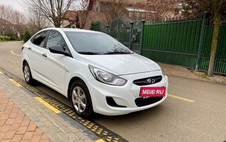 Hyundai Solaris II рестайлинг, 2012 год, 2 фотография