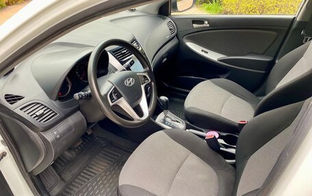 Hyundai Solaris II рестайлинг, 2012 год, 15 фотография