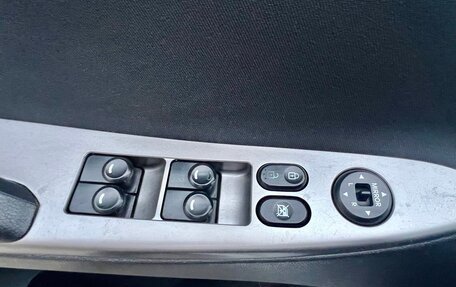 Hyundai Solaris II рестайлинг, 2015 год, 715 000 рублей, 21 фотография