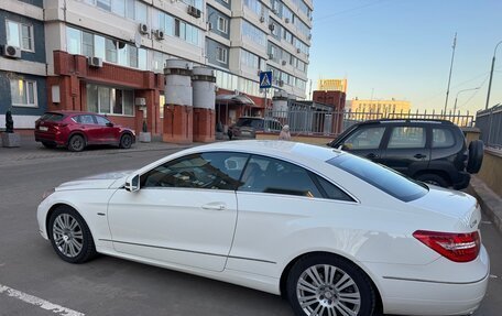 Mercedes-Benz E-Класс, 2011 год, 2 350 рублей, 3 фотография