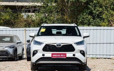 Toyota Highlander, 2024 год, 5 850 000 рублей, 2 фотография
