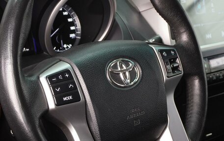Toyota Land Cruiser Prado 150 рестайлинг 2, 2015 год, 3 299 000 рублей, 19 фотография