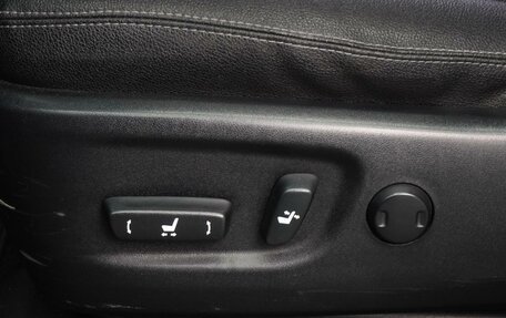 Toyota Land Cruiser Prado 150 рестайлинг 2, 2015 год, 3 299 000 рублей, 17 фотография