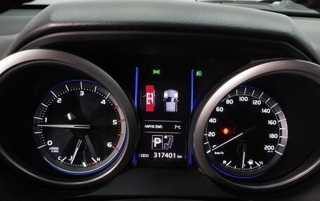 Toyota Land Cruiser Prado 150 рестайлинг 2, 2015 год, 3 299 000 рублей, 12 фотография