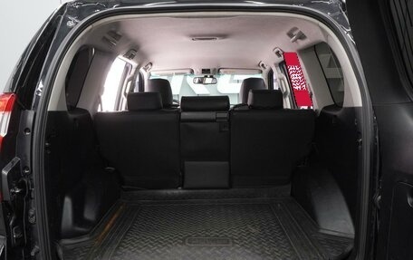 Toyota Land Cruiser Prado 150 рестайлинг 2, 2015 год, 3 299 000 рублей, 20 фотография