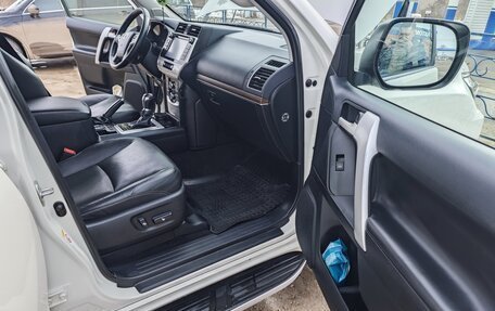 Toyota Land Cruiser Prado 150 рестайлинг 2, 2018 год, 4 990 000 рублей, 2 фотография