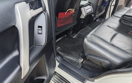 Toyota Land Cruiser Prado 150 рестайлинг 2, 2018 год, 4 990 000 рублей, 6 фотография