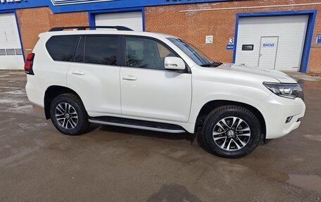 Toyota Land Cruiser Prado 150 рестайлинг 2, 2018 год, 4 990 000 рублей, 12 фотография