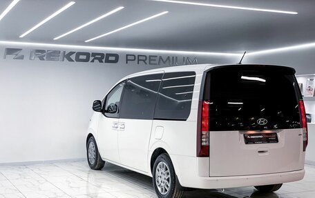 Hyundai Staria, 2021 год, 5 500 000 рублей, 11 фотография