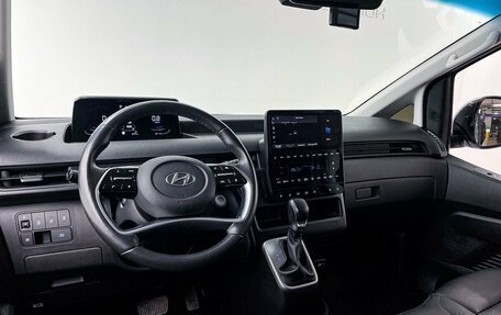 Hyundai Staria, 2021 год, 5 500 000 рублей, 12 фотография
