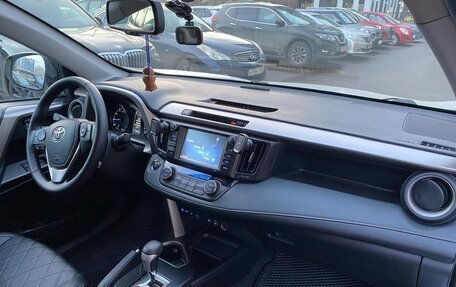 Toyota RAV4, 2018 год, 2 950 000 рублей, 6 фотография