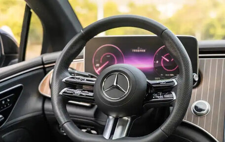 Mercedes-Benz EQE, 2023 год, 4 500 000 рублей, 12 фотография