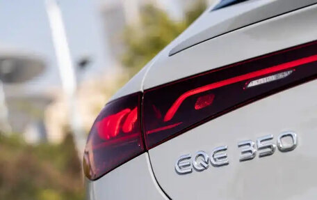 Mercedes-Benz EQE, 2023 год, 4 500 000 рублей, 16 фотография