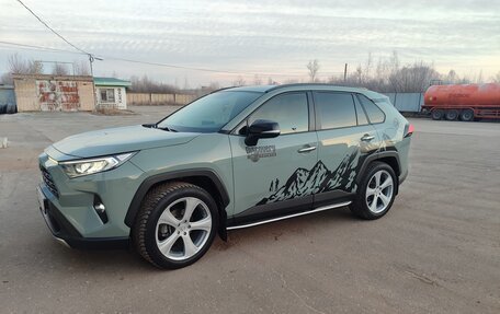 Toyota RAV4, 2020 год, 3 400 000 рублей, 4 фотография