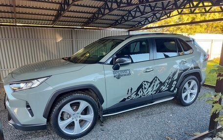 Toyota RAV4, 2020 год, 3 400 000 рублей, 9 фотография