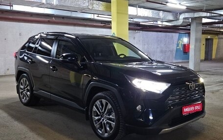 Toyota RAV4, 2021 год, 3 990 000 рублей, 1 фотография