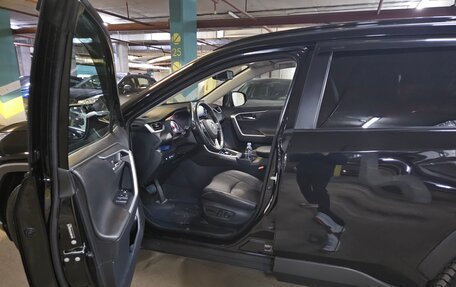 Toyota RAV4, 2021 год, 3 990 000 рублей, 5 фотография
