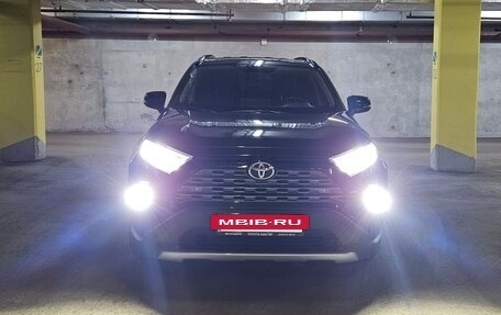 Toyota RAV4, 2021 год, 3 990 000 рублей, 6 фотография