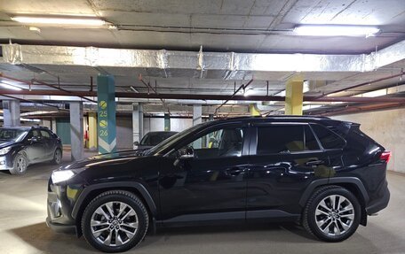Toyota RAV4, 2021 год, 3 990 000 рублей, 14 фотография