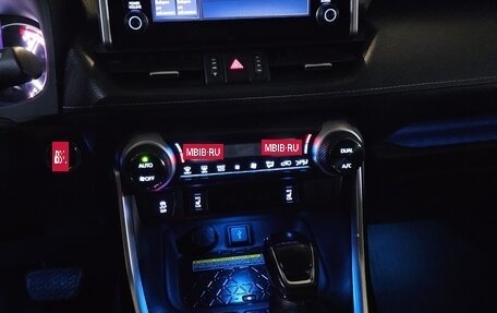 Toyota RAV4, 2021 год, 3 990 000 рублей, 10 фотография