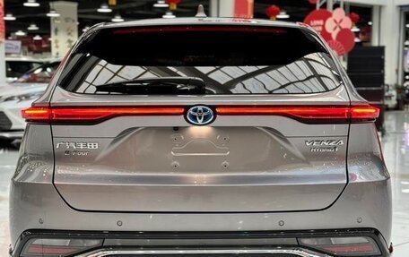 Toyota Venza, 2022 год, 3 750 700 рублей, 5 фотография