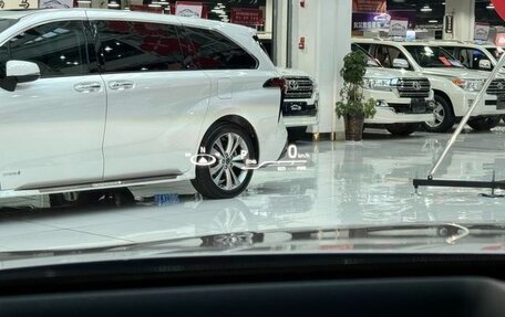 Toyota Venza, 2022 год, 3 750 700 рублей, 23 фотография