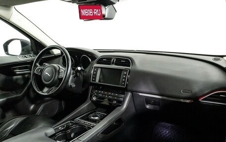 Jaguar F-Pace, 2017 год, 2 670 000 рублей, 9 фотография