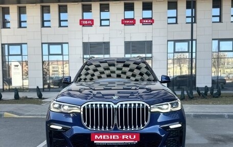 BMW X7, 2021 год, 2 фотография
