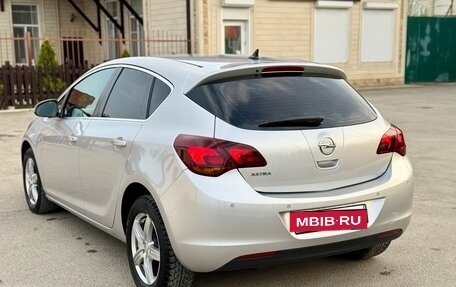 Opel Astra J, 2010 год, 4 фотография