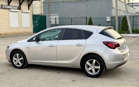 Opel Astra J, 2010 год, 5 фотография