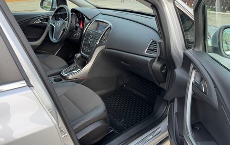 Opel Astra J, 2010 год, 11 фотография